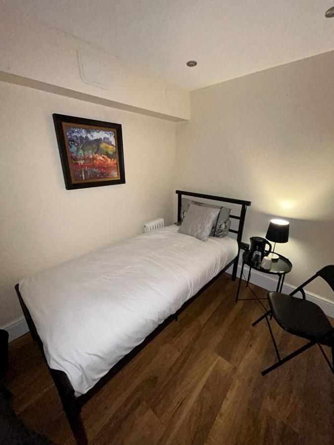 Cosy Single Room Единбург Екстер'єр фото