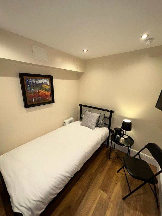Cosy Single Room Единбург Екстер'єр фото